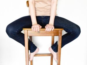 産後のガニ股の治し方を大阪の整骨院が解説