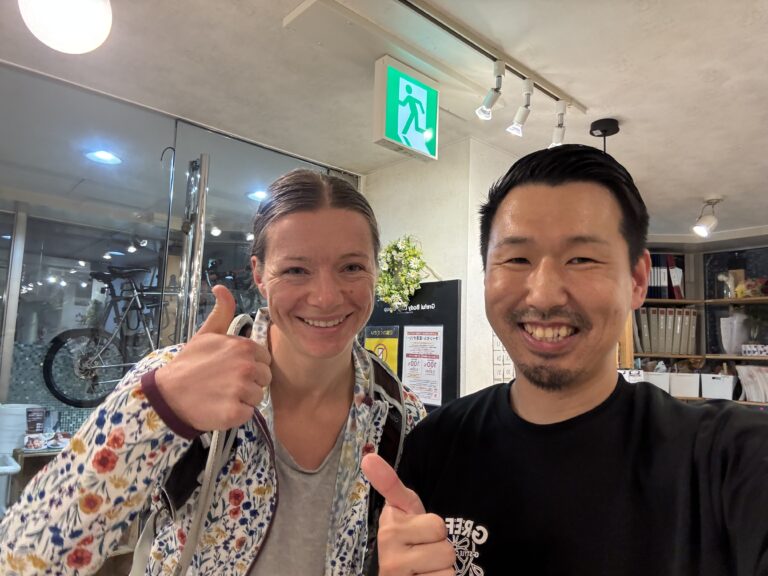 【Czech Tourist】Severe Neck, Shoulder & Back Stiffness and Limited Hip Mobility | Japanese Shiatsu Seitai in Osakaの症例写真